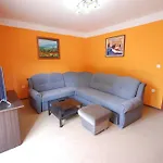 Mladan By El-pi Tours Apartament *