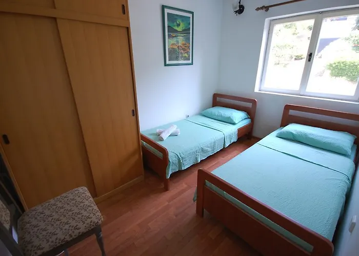 Mladan By El-pi Tours *