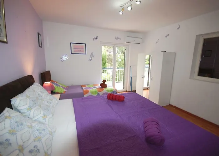 Mladan By El-pi Tours *