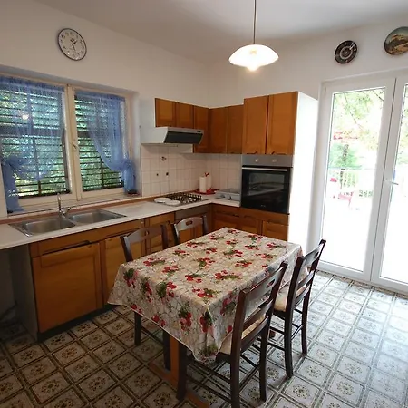 Mladan By El-pi Tours Njivice