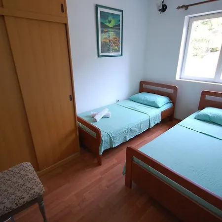 Mladan By El-pi Tours *