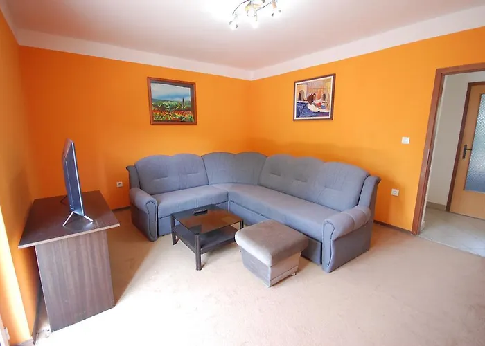 Mladan By El-pi Tours Appartement *